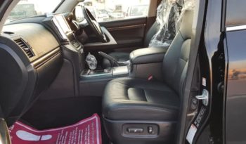 Toyota V8 2017 Land Cruiser full