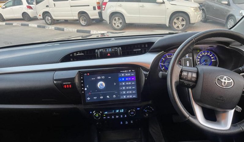 2016 Toyota Hilux SR5, Dual Cab, 2.8 Diesel Automatic full