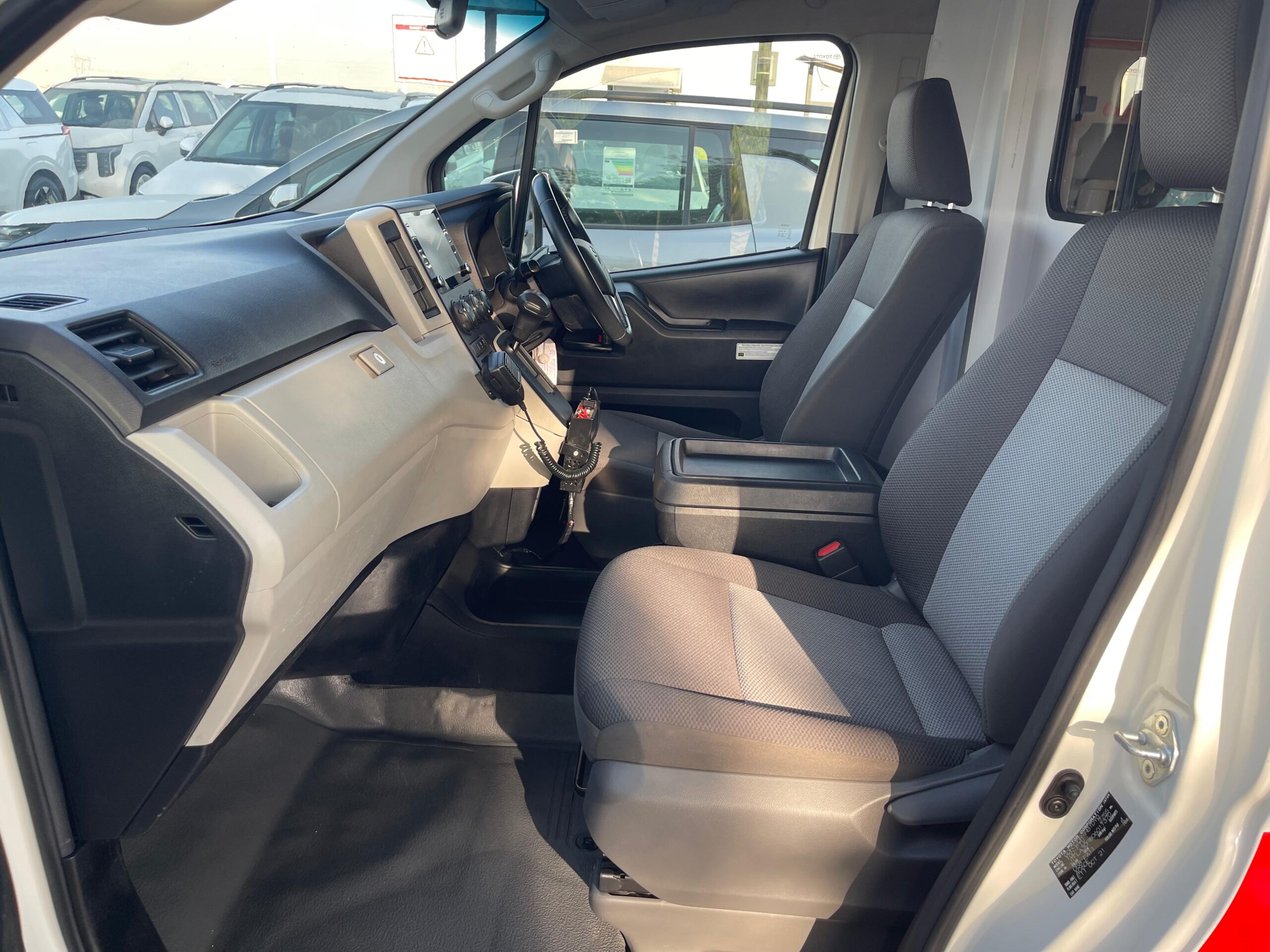 TOYOTA HIACE AMBULANCE 2021 - Image 25