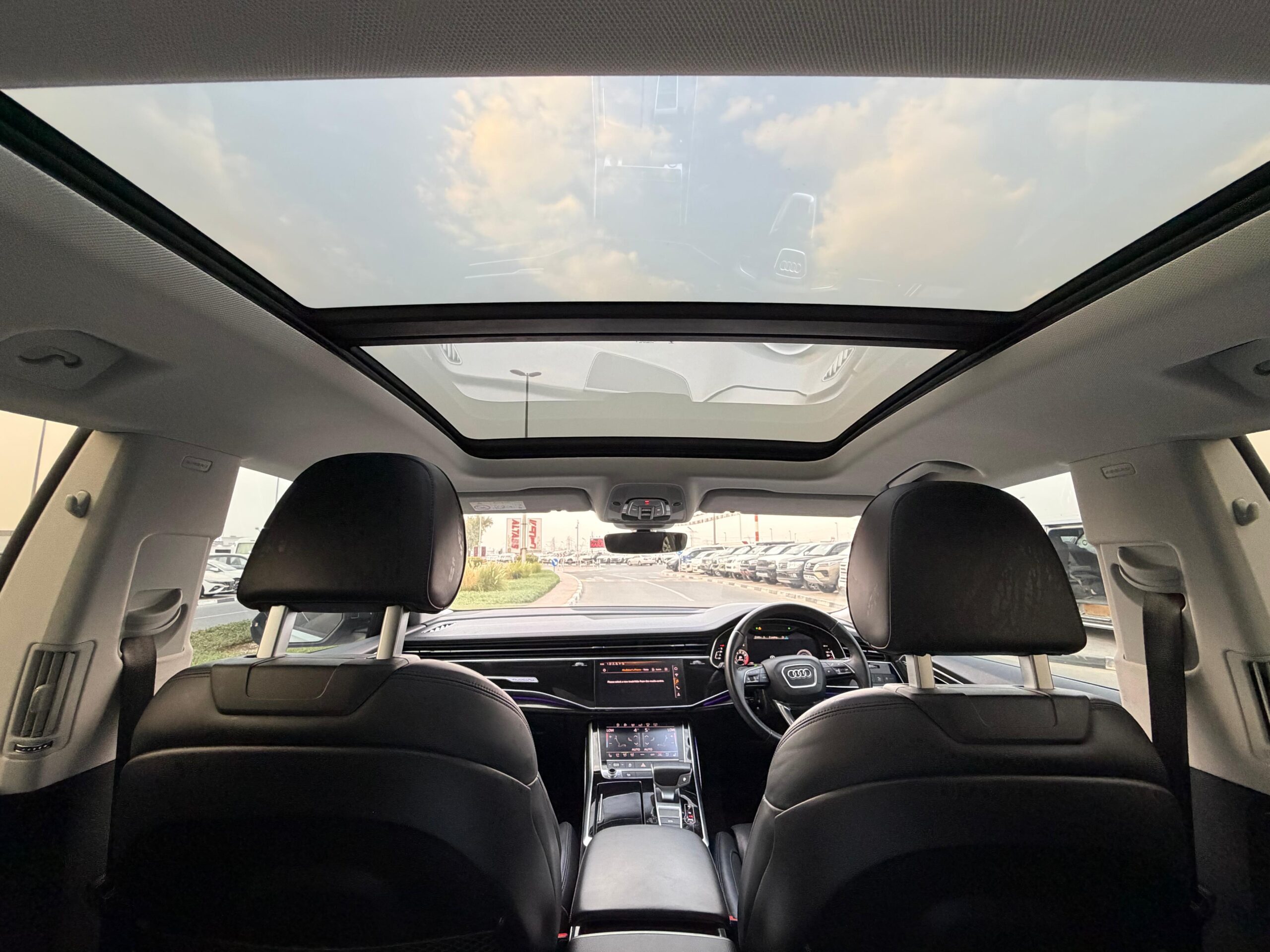 AUDI Q8 2019 - Image 22