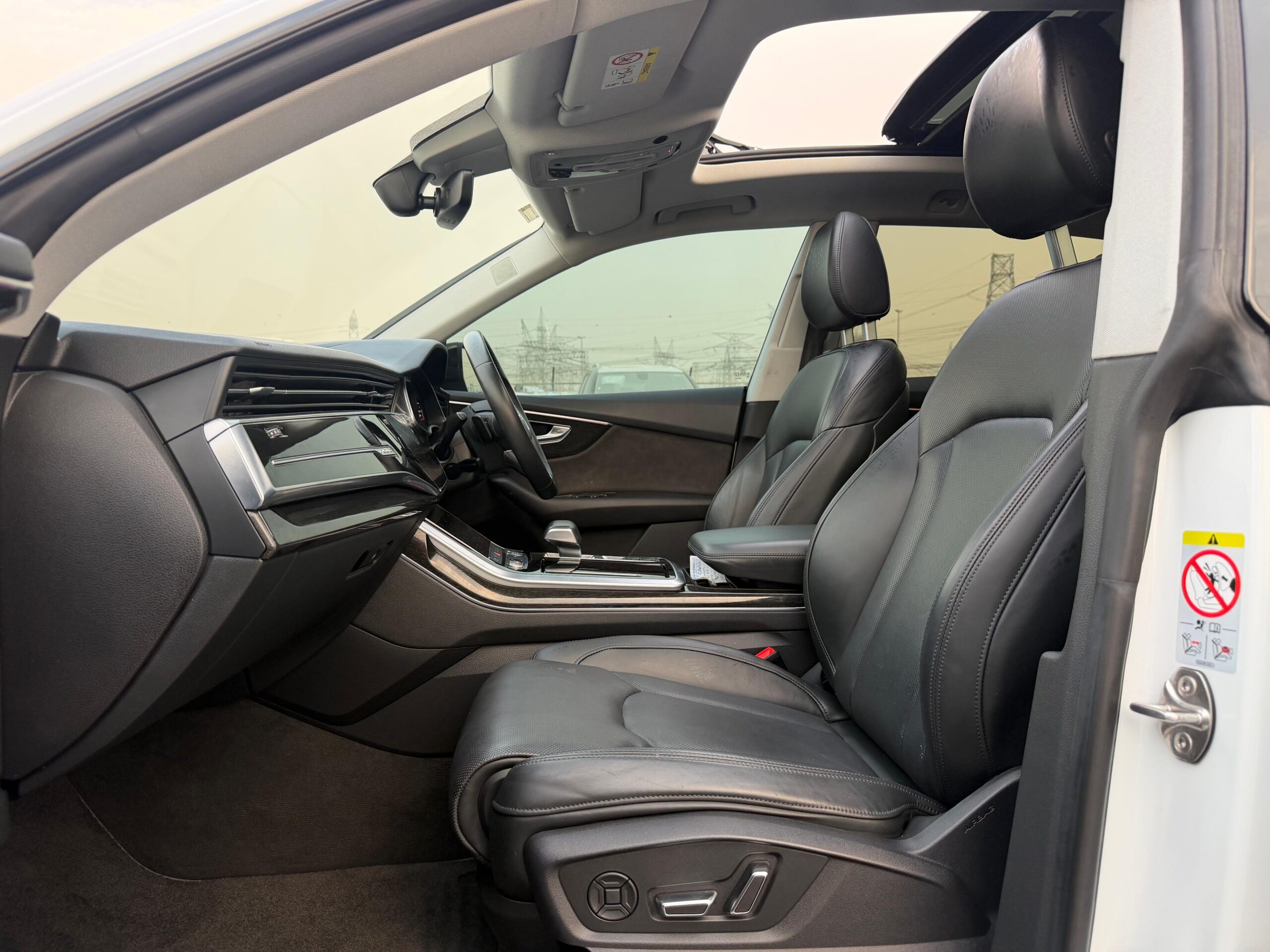 AUDI Q8 2019 - Image 23