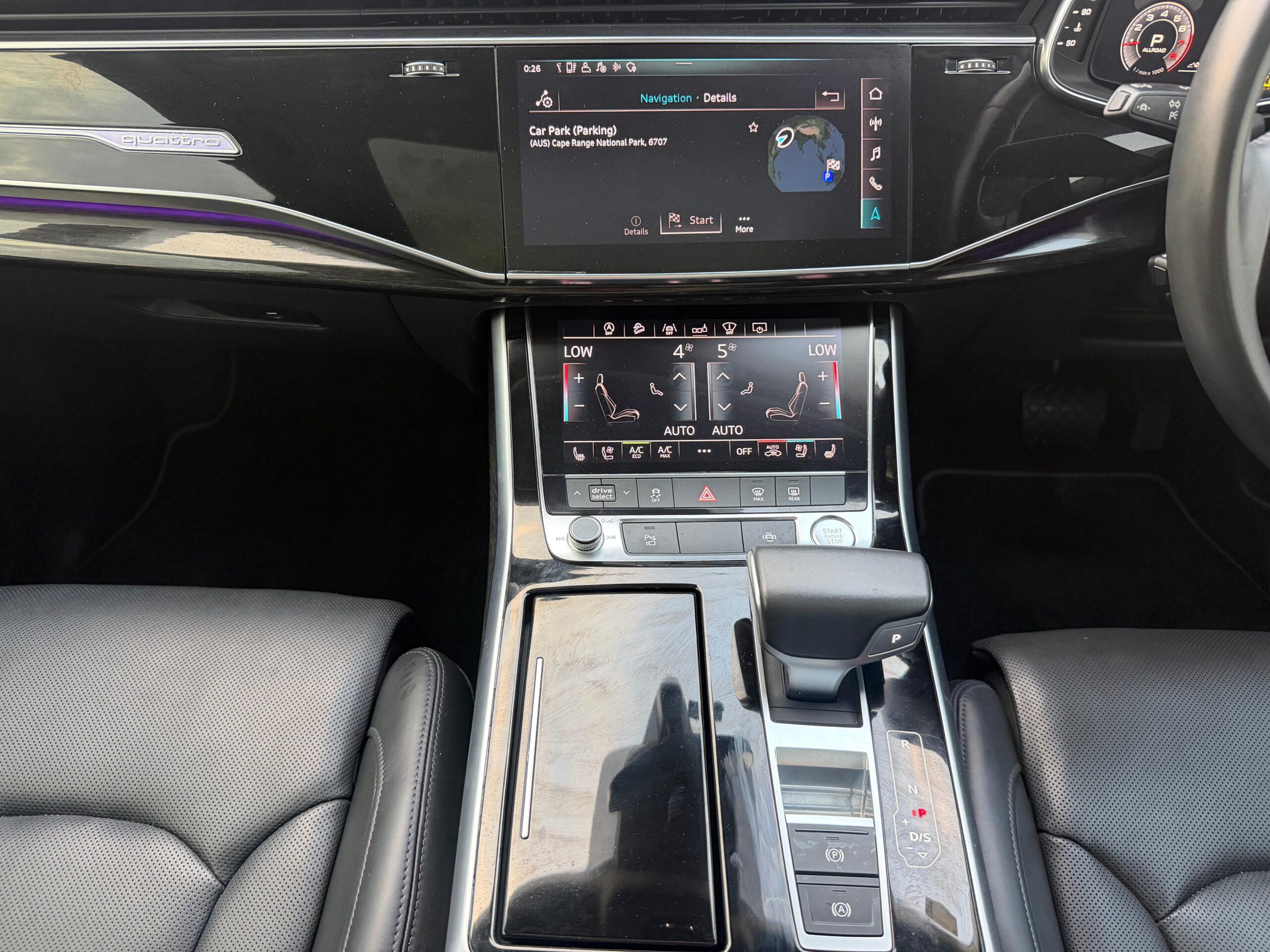 AUDI Q8 2019 - Image 27