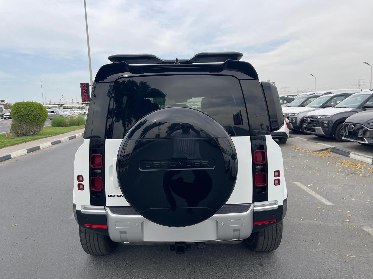 LAND ROVER DEFENDER 2024 - Image 8