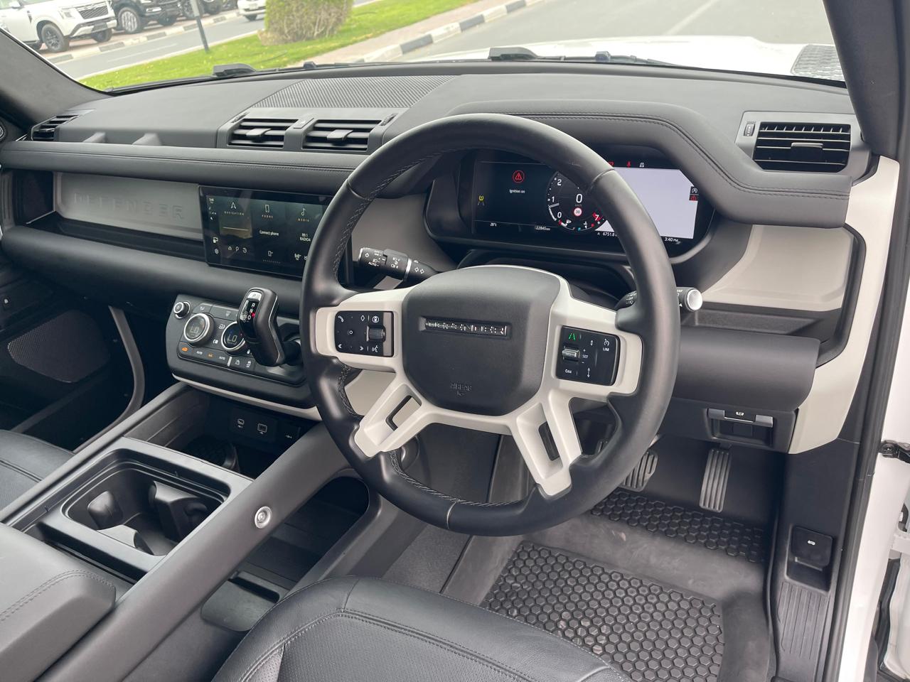 LAND ROVER DEFENDER 2024 - Image 11