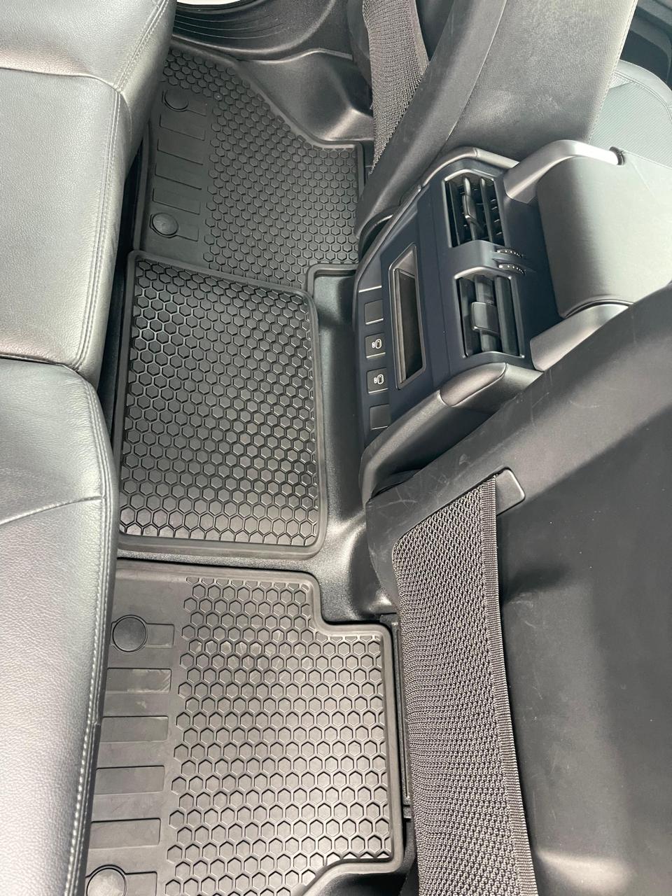 LAND ROVER DEFENDER 2024 - Image 18