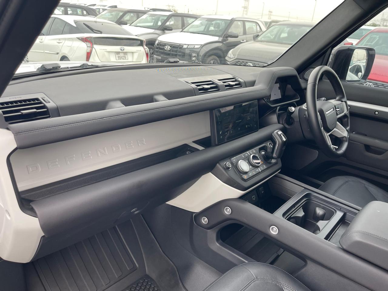 LAND ROVER DEFENDER 2024 - Image 21