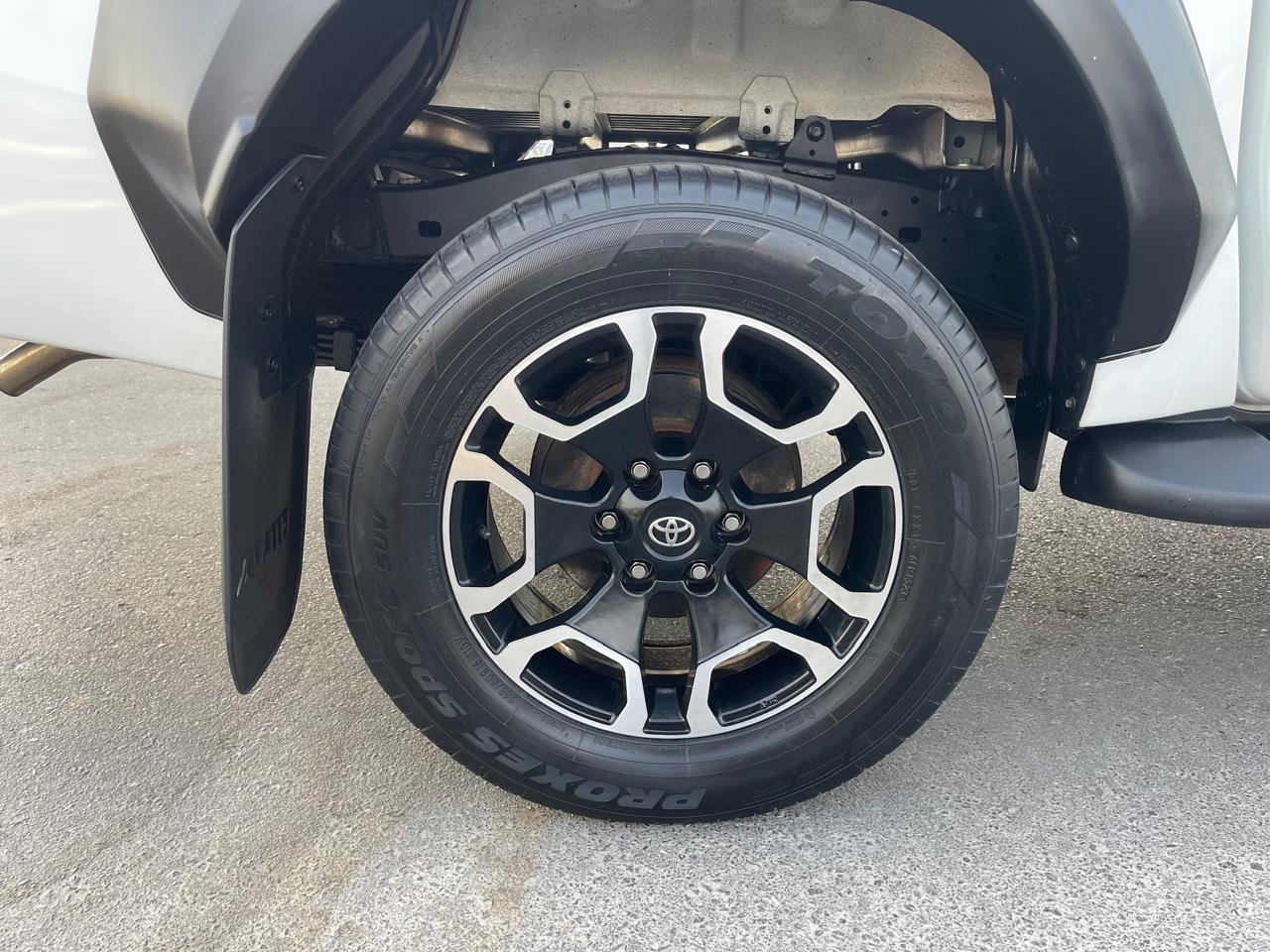 TOYOTA HILLUX CANOPI 2023 2.8 D4D - Image 18