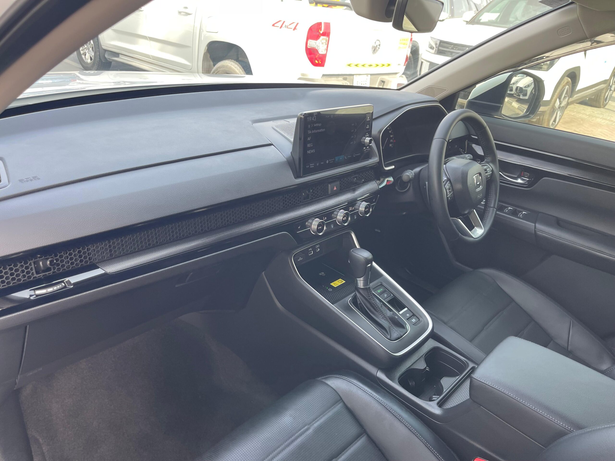 HONDA CRV 2024 VTEC TURBO - Image 17