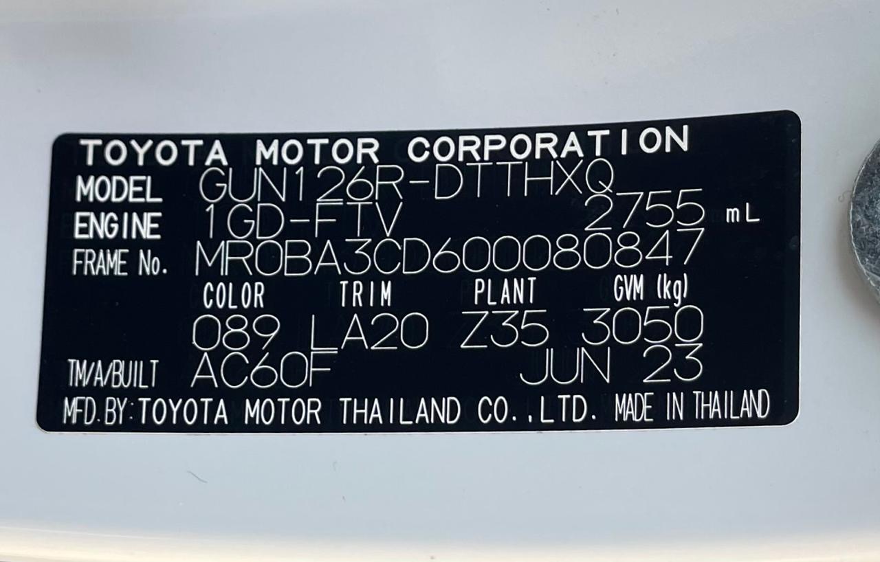 TOYOTA HILLUX CANOPI 2023 2.8 D4D - Image 10