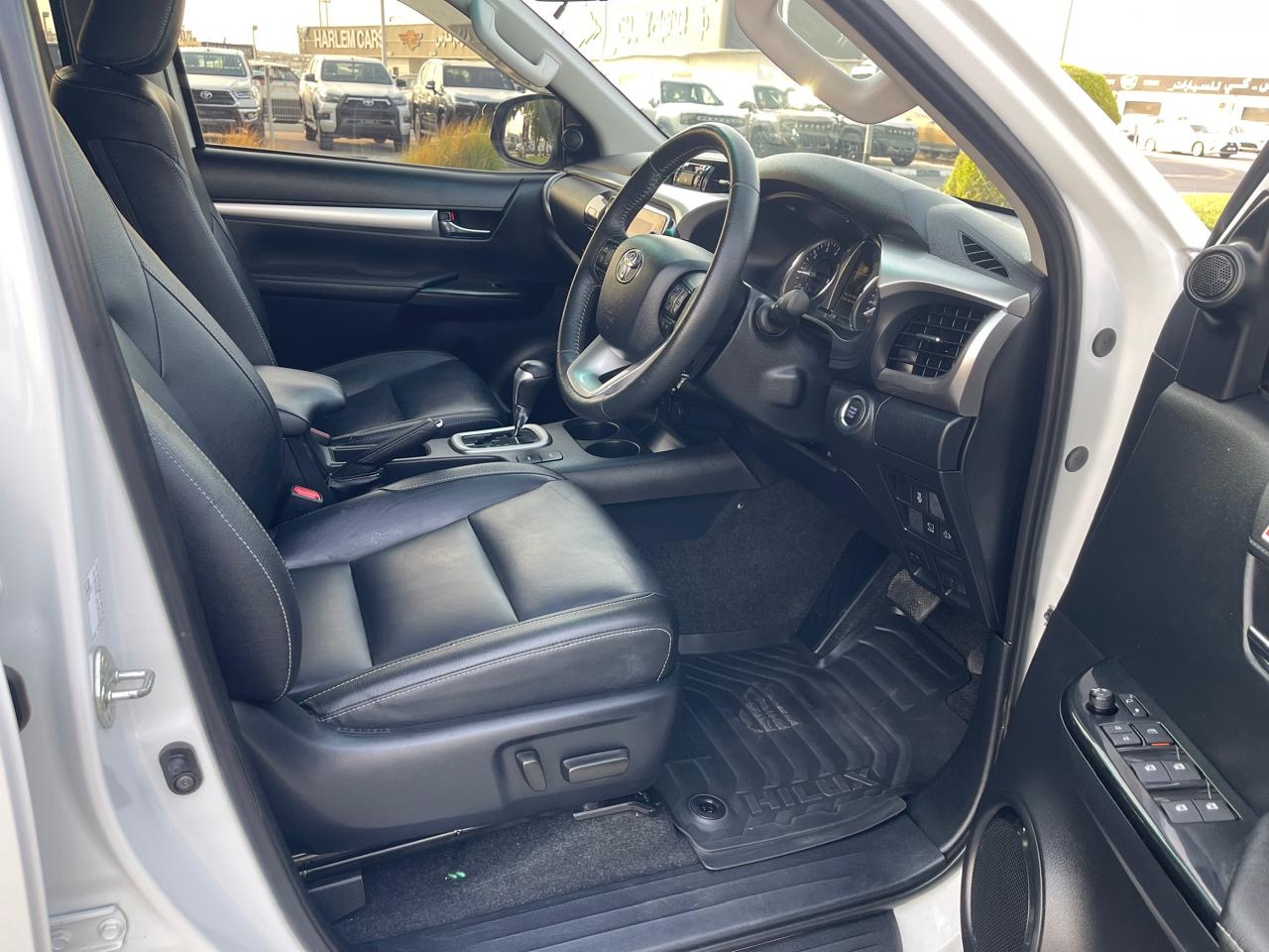 TOYOTA HILLUX CANOPI 2023 2.8 D4D - Image 15