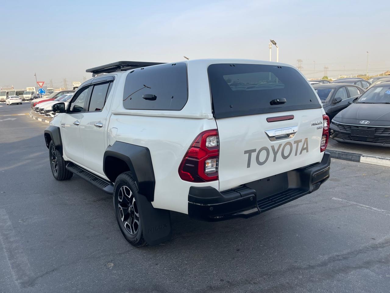 TOYOTA HILLUX CANOPI 2023 2.8 D4D - Image 21